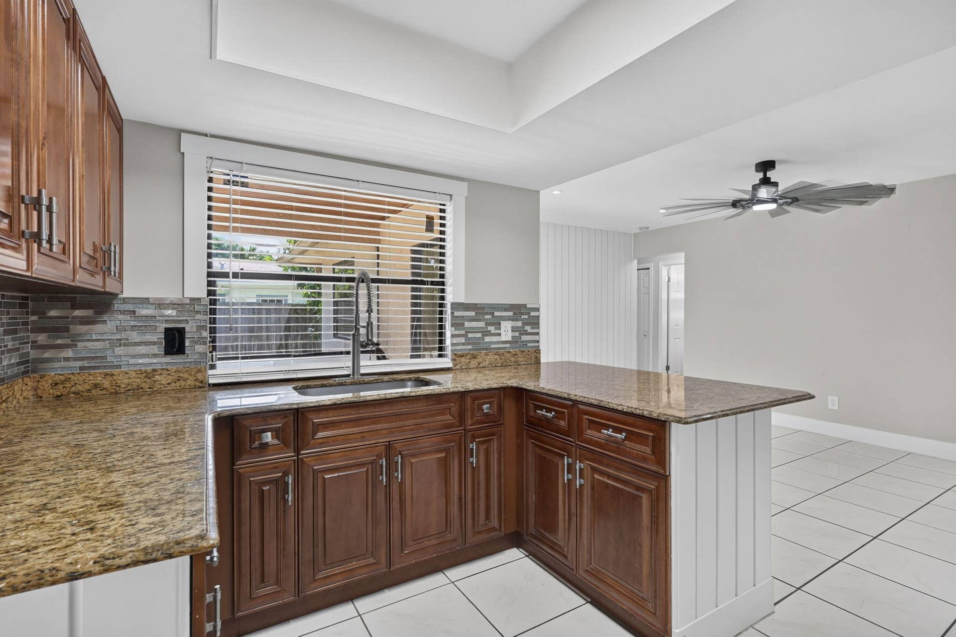 2523 Doral Way, Riviera Beach, FL 33407 21-web-or-mls-BS1A4659