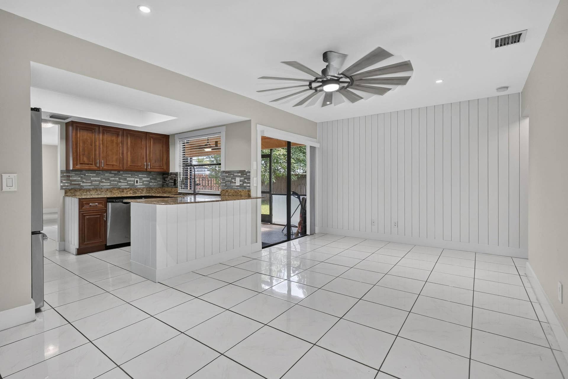 2523 Doral Way, Riviera Beach, FL 33407 29-web-or-mls-BS1A4697