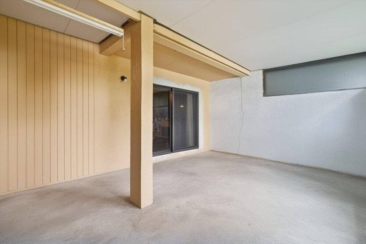 9240 NW 14th Street, #Unit 270, Pembroke Pines, FL 33024 35-AQVVawt_724TxLbBsaAFi