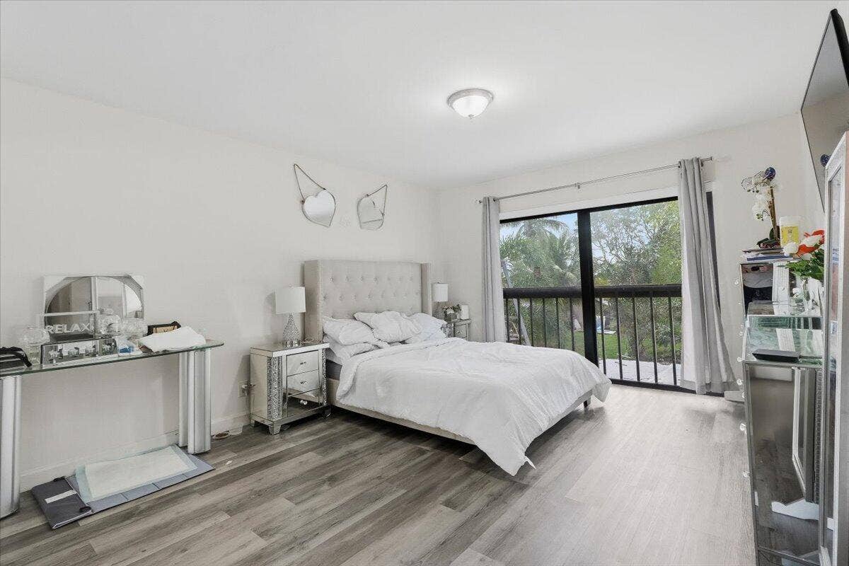 9240 NW 14th Street, #Unit 270, Pembroke Pines, FL 33024 23-aliciarentalfinalrender-23