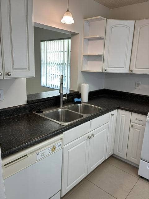 2845 SW 22nd Avenue, #2010, Delray Beach, FL 33445 Kitchen 1