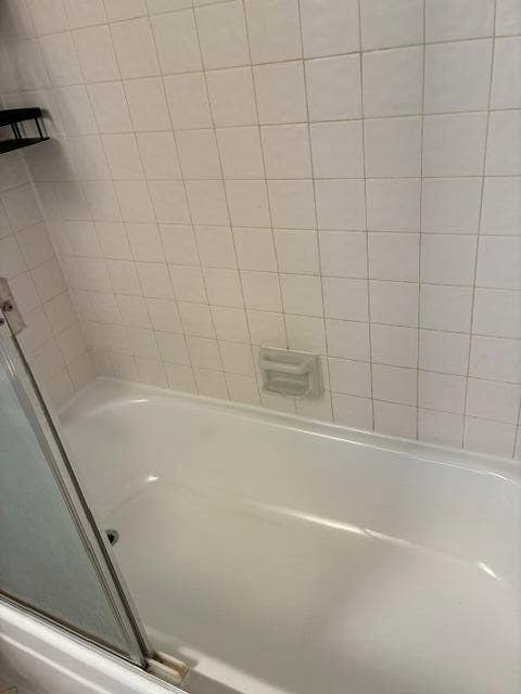 2845 SW 22nd Avenue, #2010, Delray Beach, FL 33445 Master Tub