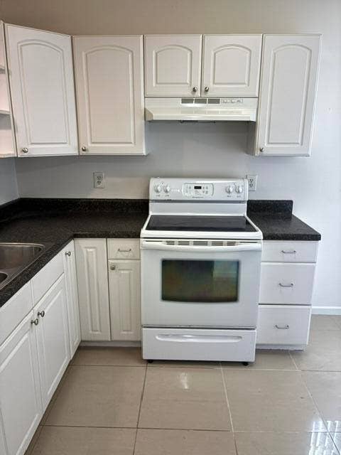 2845 SW 22nd Avenue, #2010, Delray Beach, FL 33445 Kitchen 2