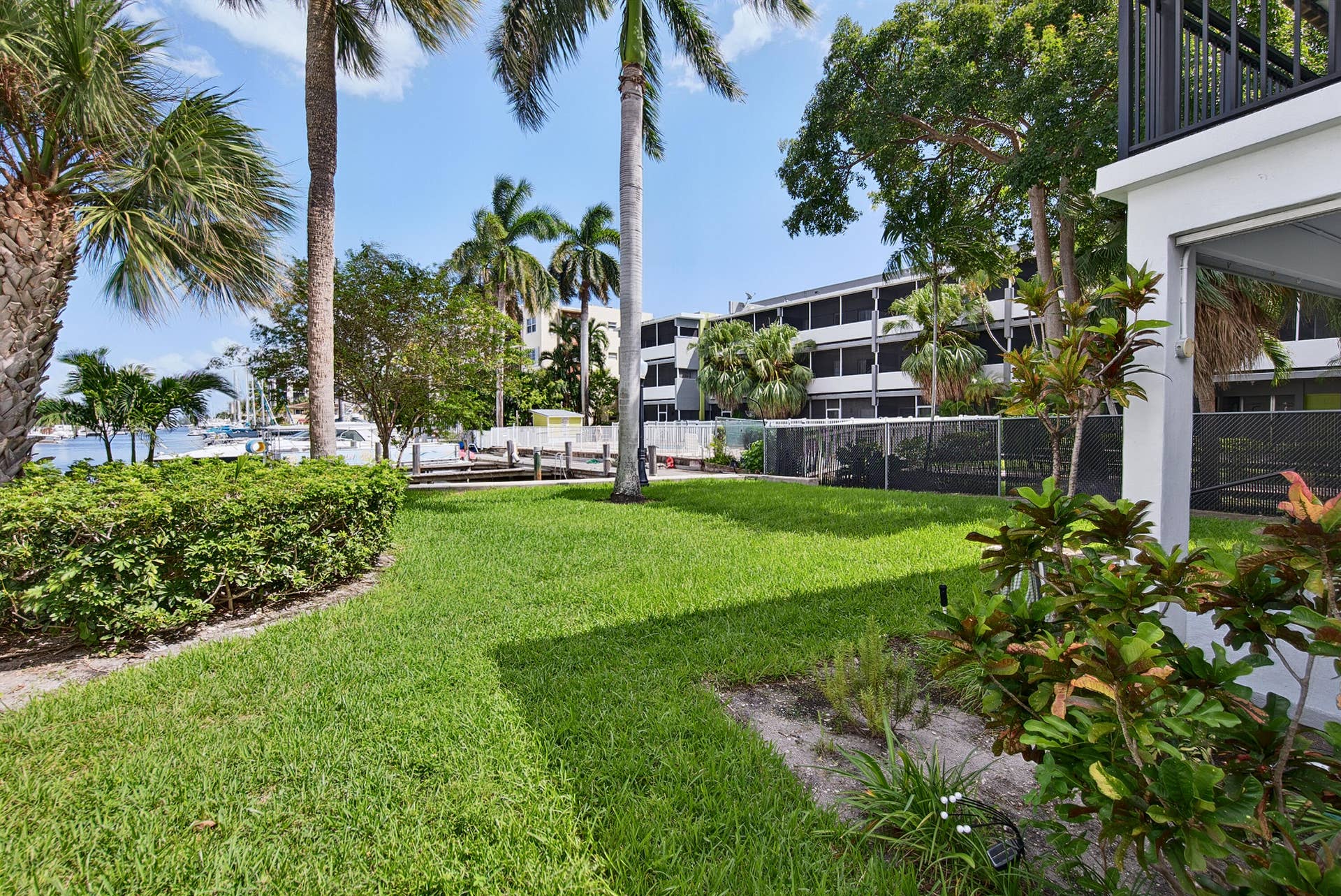 1430 Cordova Road, #24D, Fort Lauderdale, FL 33316 Grounds in front of unit