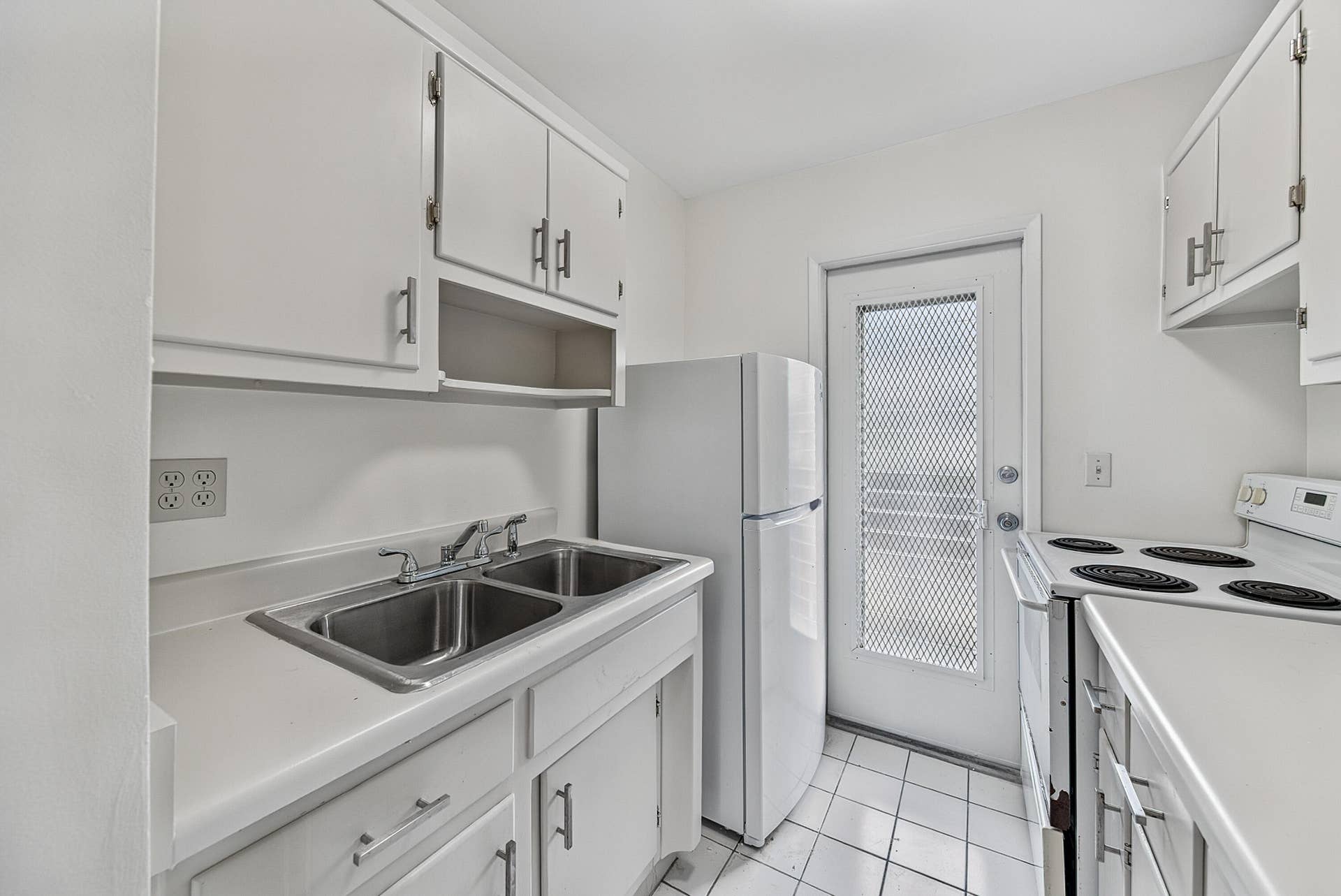 1430 Cordova Road, #24D, Fort Lauderdale, FL 33316 Everything you need!