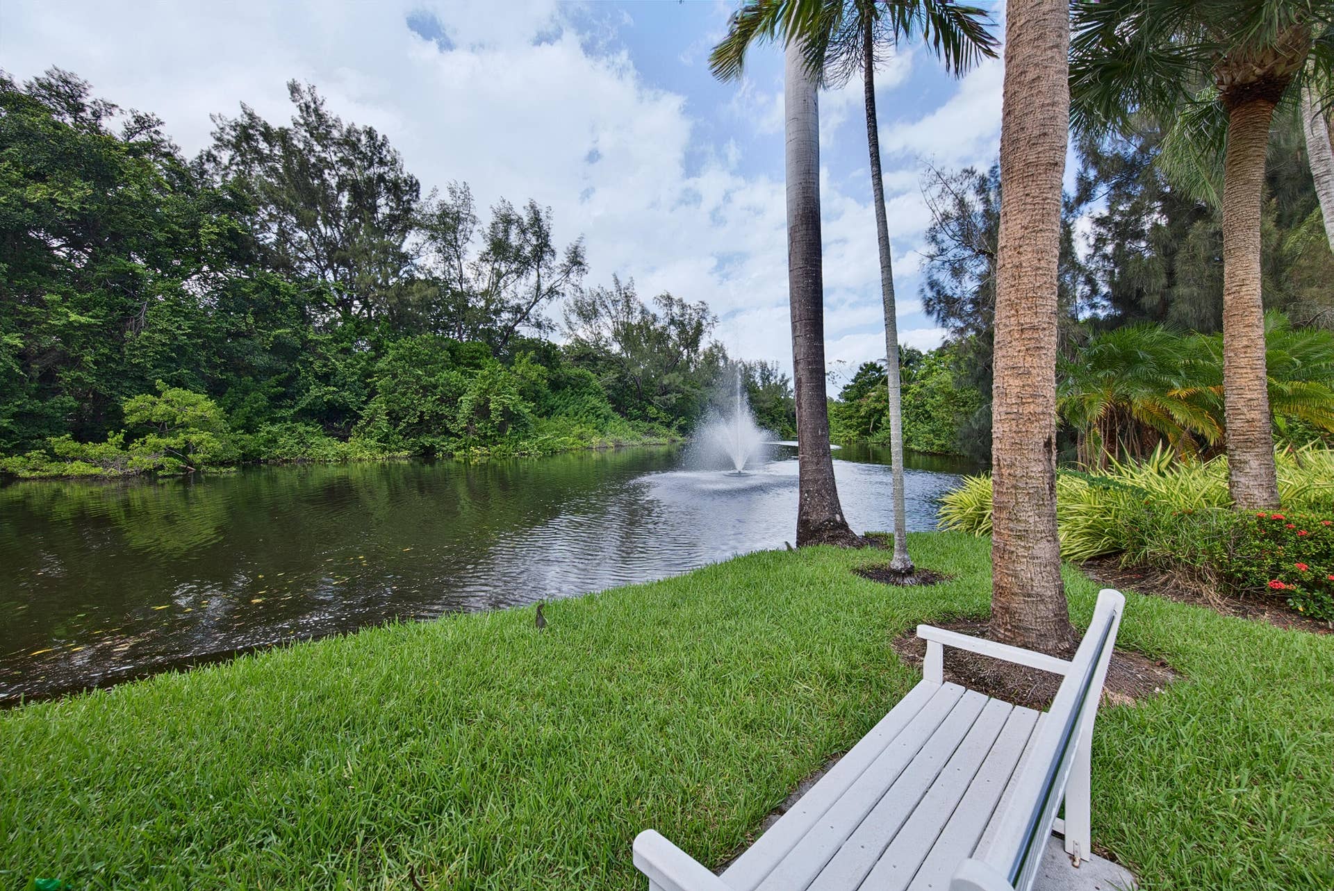1430 Cordova Road, #24D, Fort Lauderdale, FL 33316 Beautiful Lake in the Center