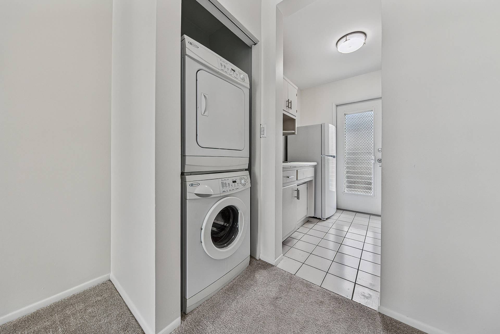 1430 Cordova Road, #24D, Fort Lauderdale, FL 33316 Washer and Dryer