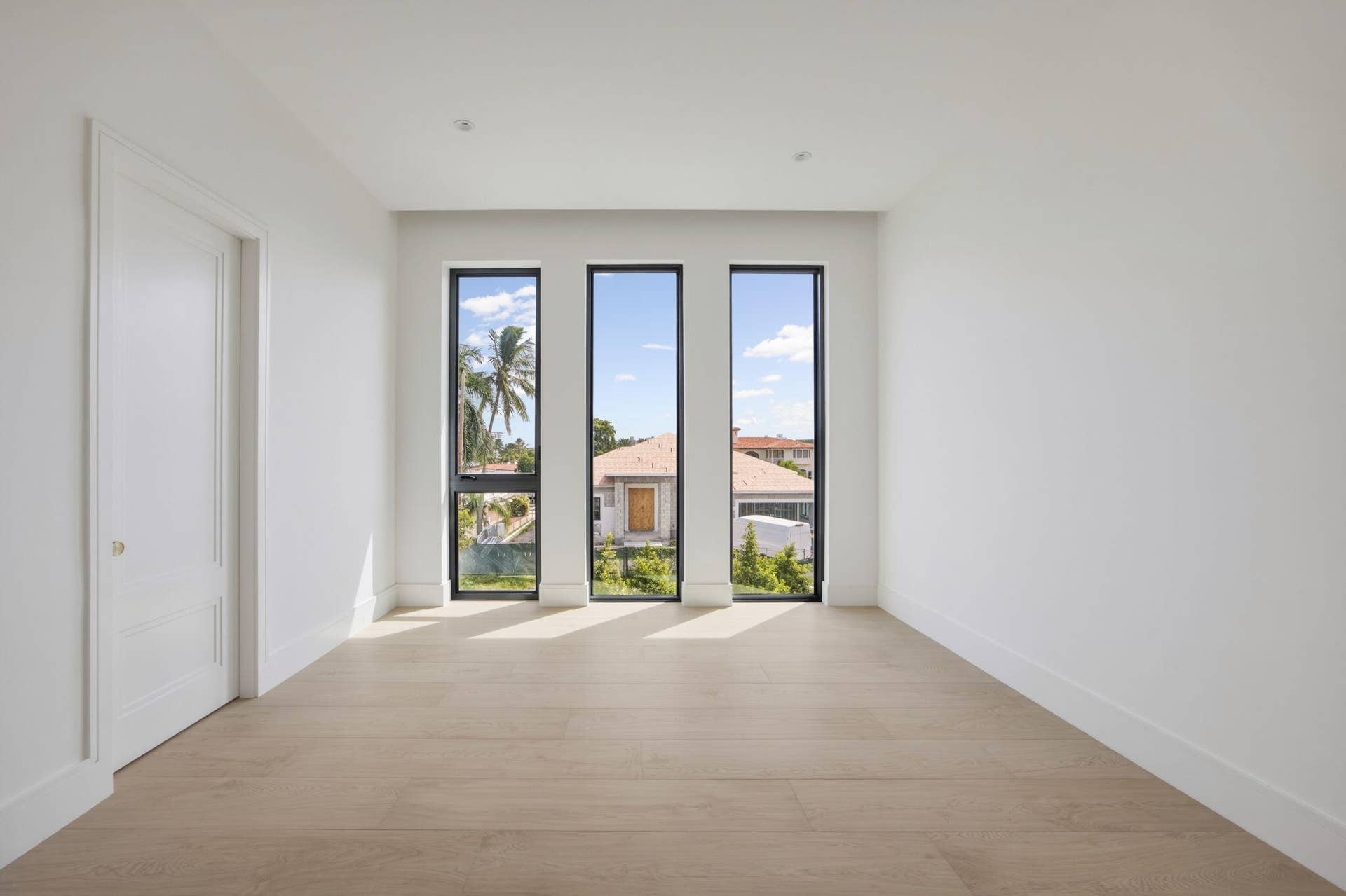 2921 NE 23RD Street, Pompano Beach, FL 33062 Upstairs front bedroom with bathtub custom linen closet and walk in closet not built out - 2nd floor