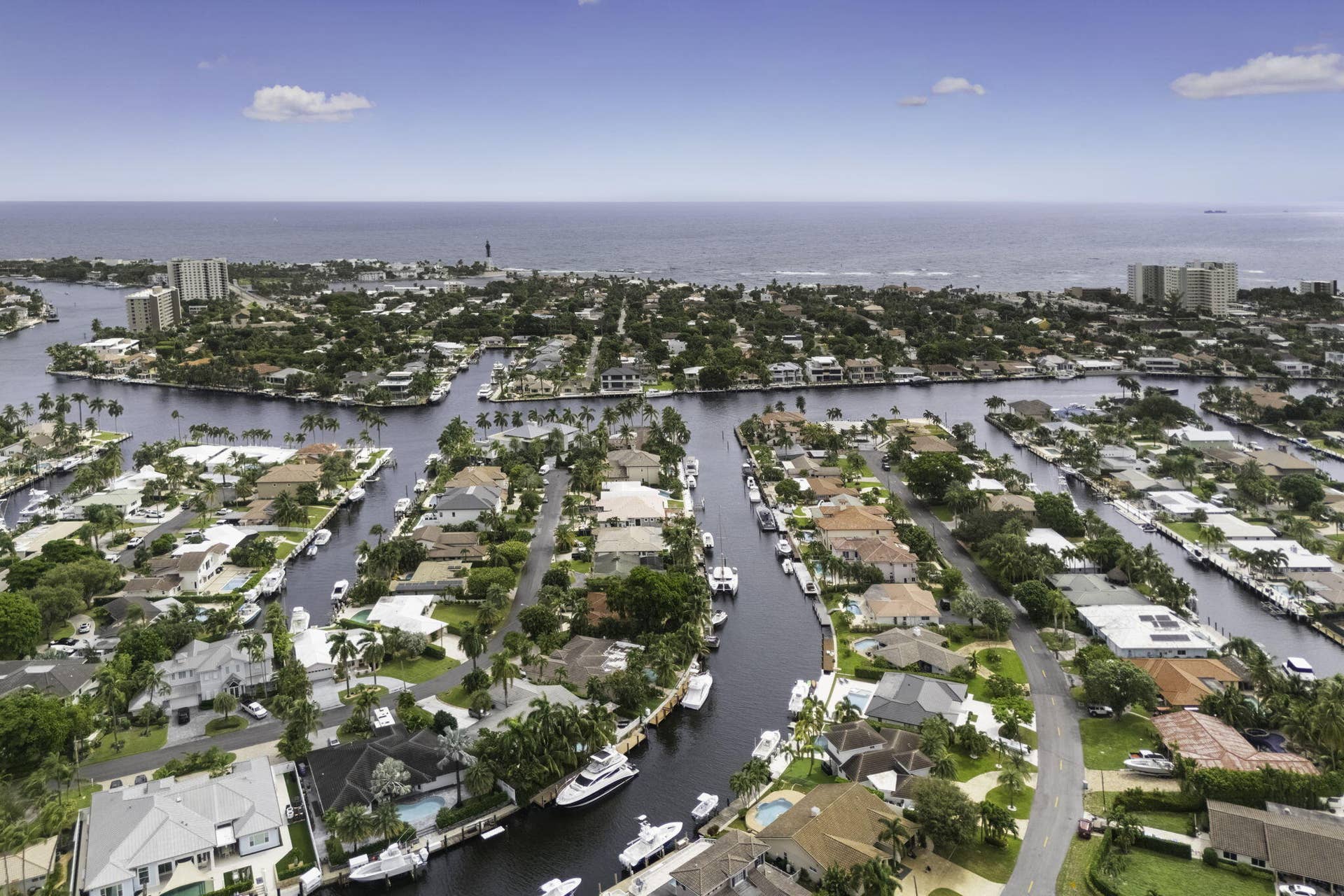 2921 NE 23RD Street, Pompano Beach, FL 33062 Drone house birds view