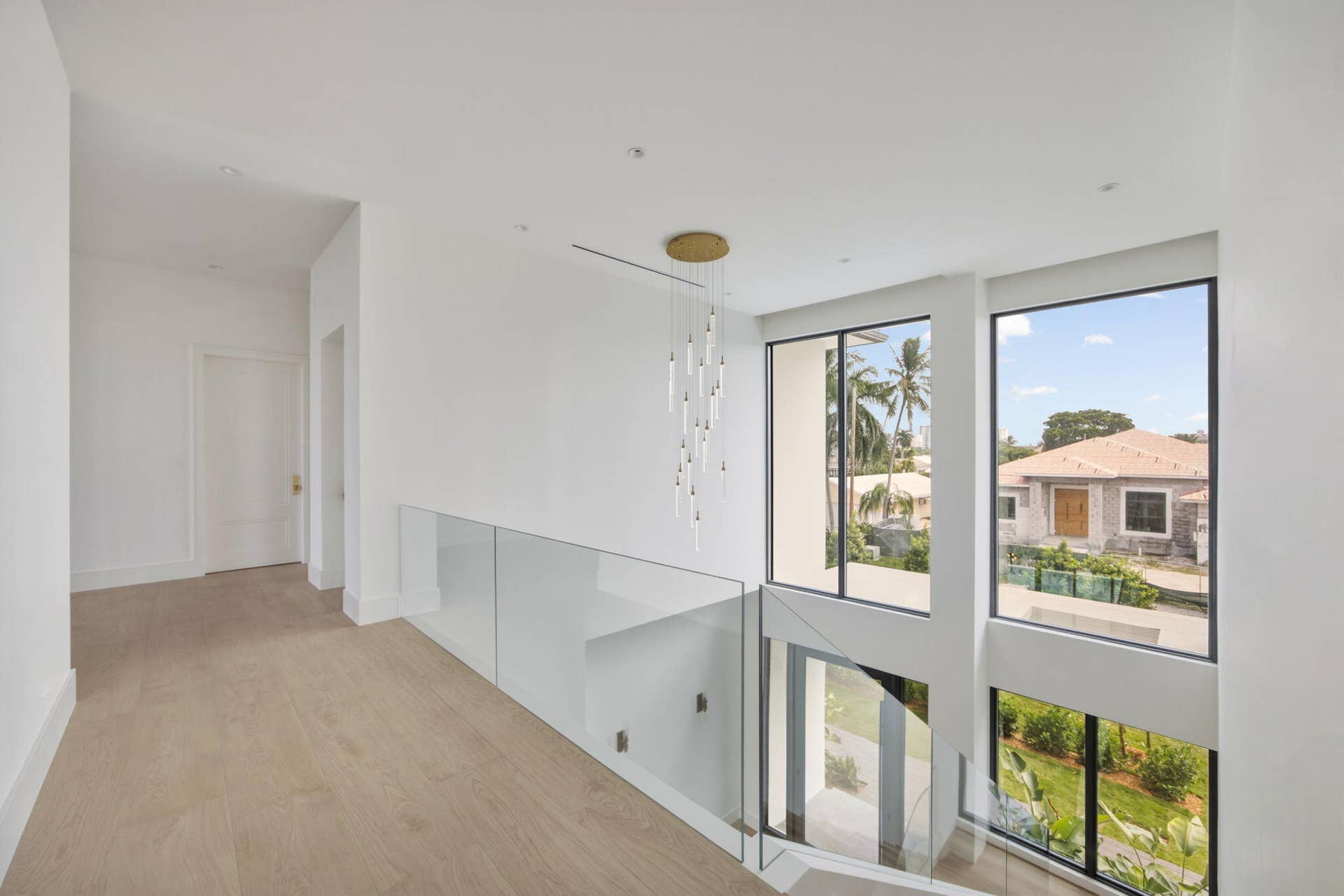 2921 NE 23RD Street, Pompano Beach, FL 33062 upstairs landing
