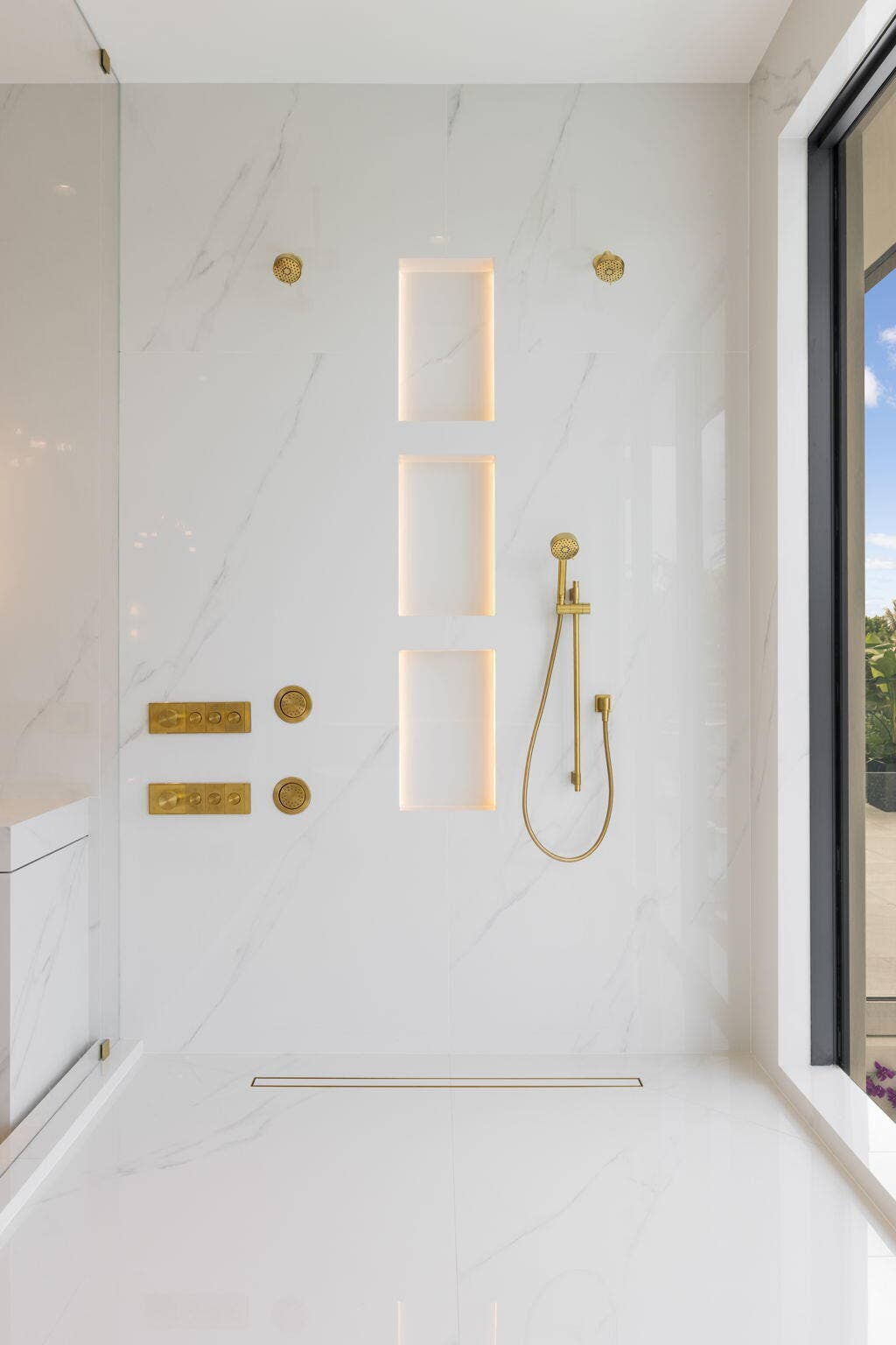 2921 NE 23RD Street, Pompano Beach, FL 33062 Primary Bath custom niche led light dual controllers wall and ceiling