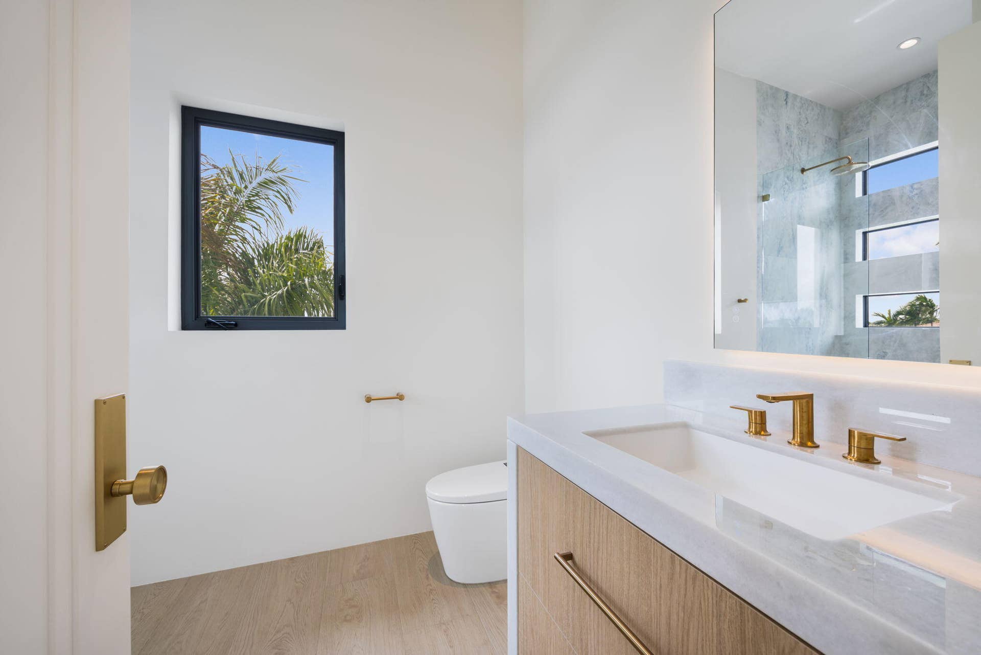 2921 NE 23RD Street, Pompano Beach, FL 33062 Bath 1 upstairs vanity with smart toilet