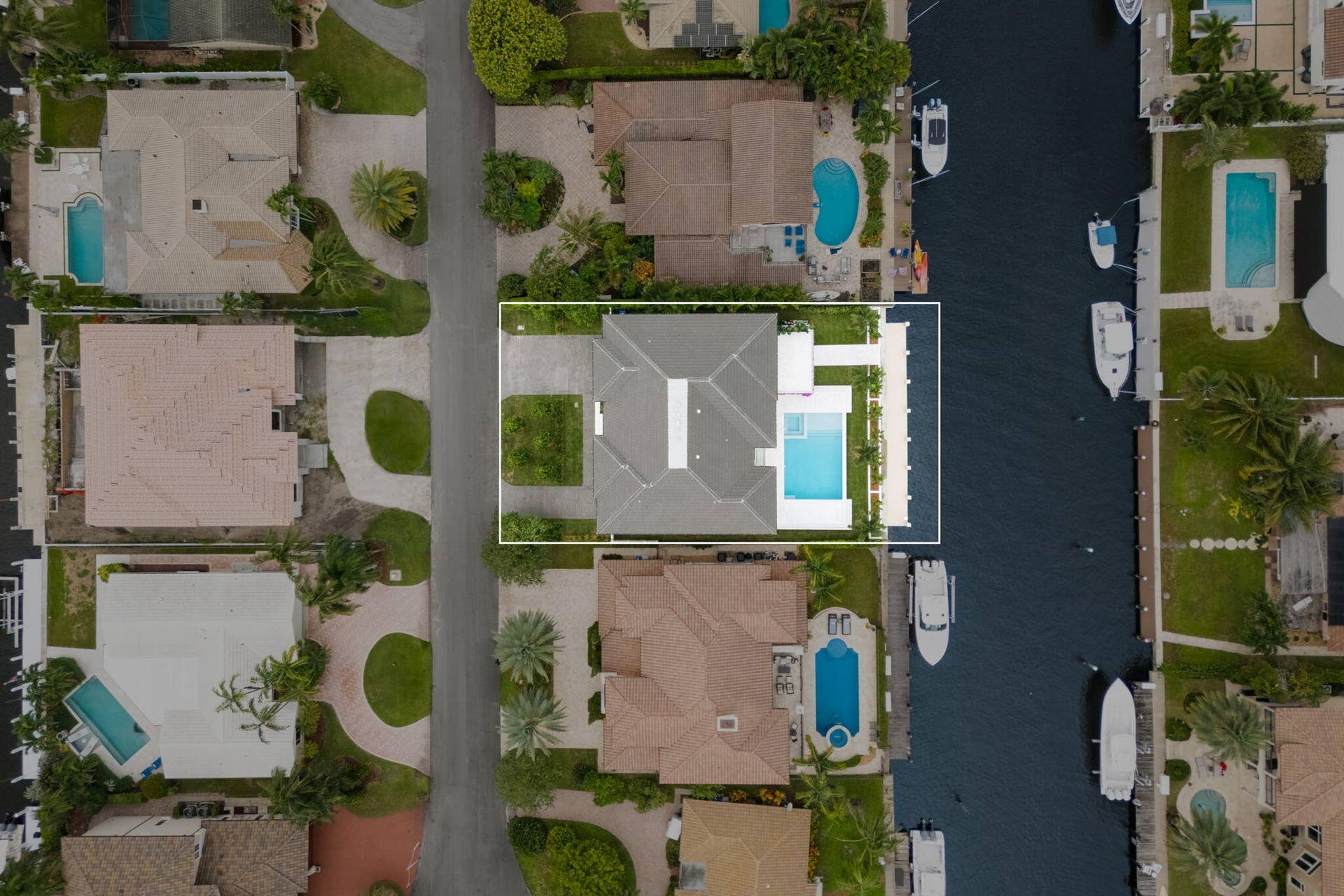2921 NE 23RD Street, Pompano Beach, FL 33062 Drone top down 1 outline