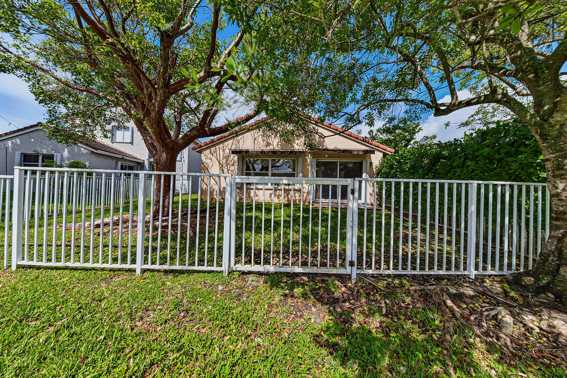 16416 SAPPHIRE Street, Weston, FL 33331 fenced back yard