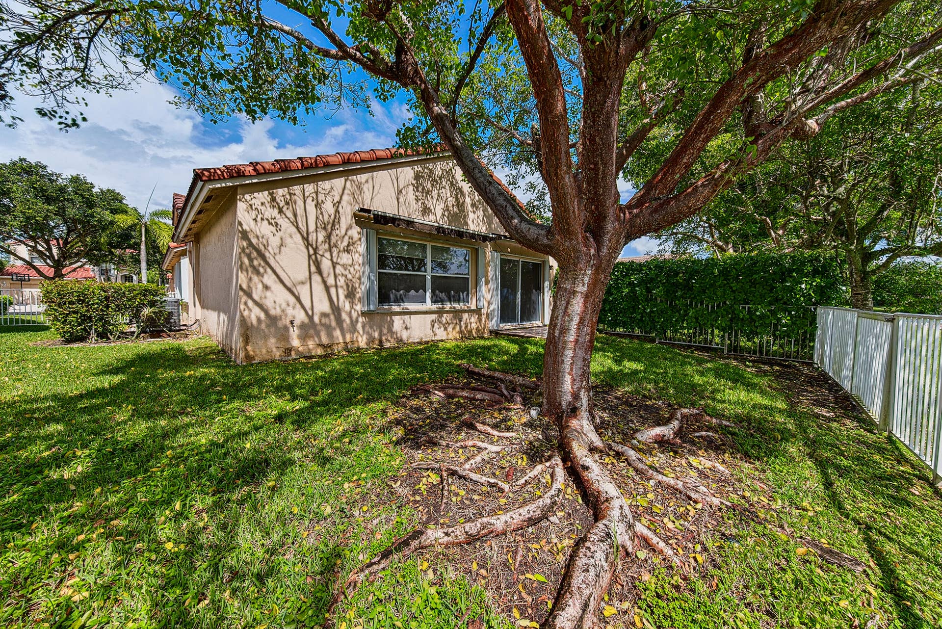 16416 SAPPHIRE Street, Weston, FL 33331 fenced back yard