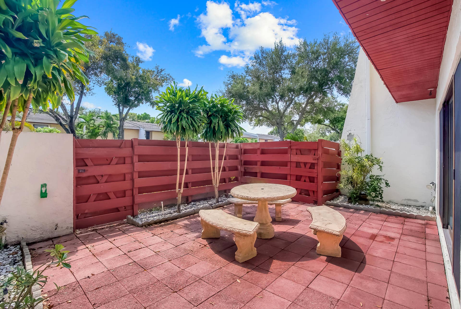 3015 OAKTREE Lane, #Unit 277, Hollywood, FL 33021 3015 Oaktree Lane, Hollywood, FL 33021 (
