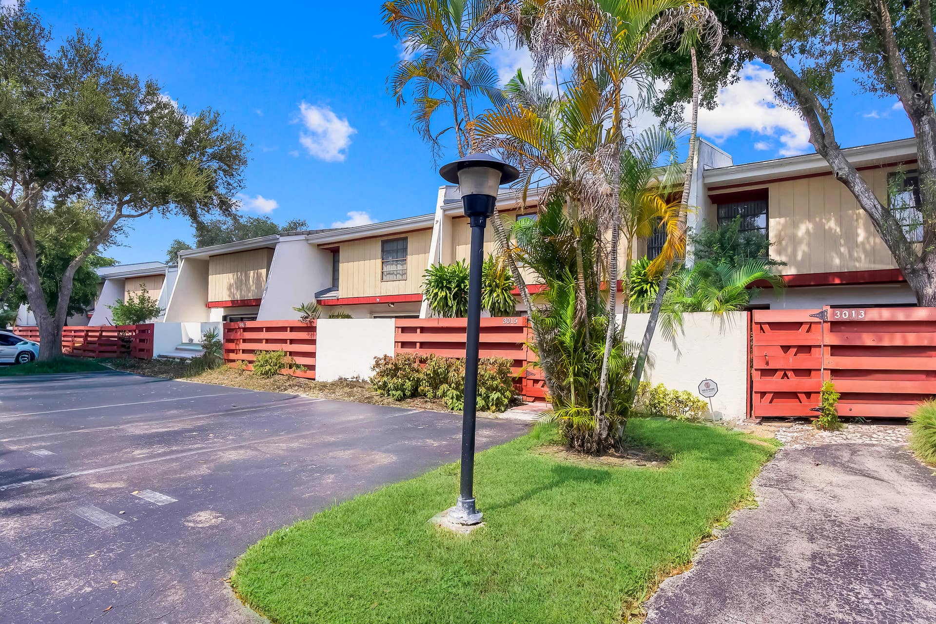 3015 OAKTREE Lane, #Unit 277, Hollywood, FL 33021 3015 Oaktree Lane, Hollywood, FL 33021 (