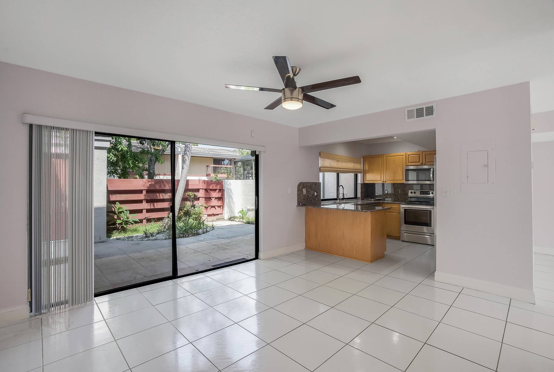 3015 OAKTREE Lane, #Unit 277, Hollywood, FL 33021 3015 Oaktree Lane, Hollywood, FL 33021 (