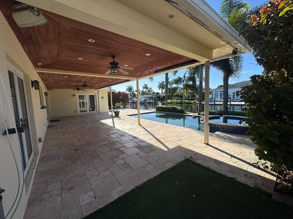 330 SE 10TH Street, Pompano Beach, FL 33060 e3259c61-10c5-4626-9593-66f31ae66210