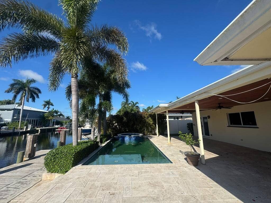 330 SE 10TH Street, Pompano Beach, FL 33060 627eff77-c1f6-404c-940a-f8f8dddeaa02