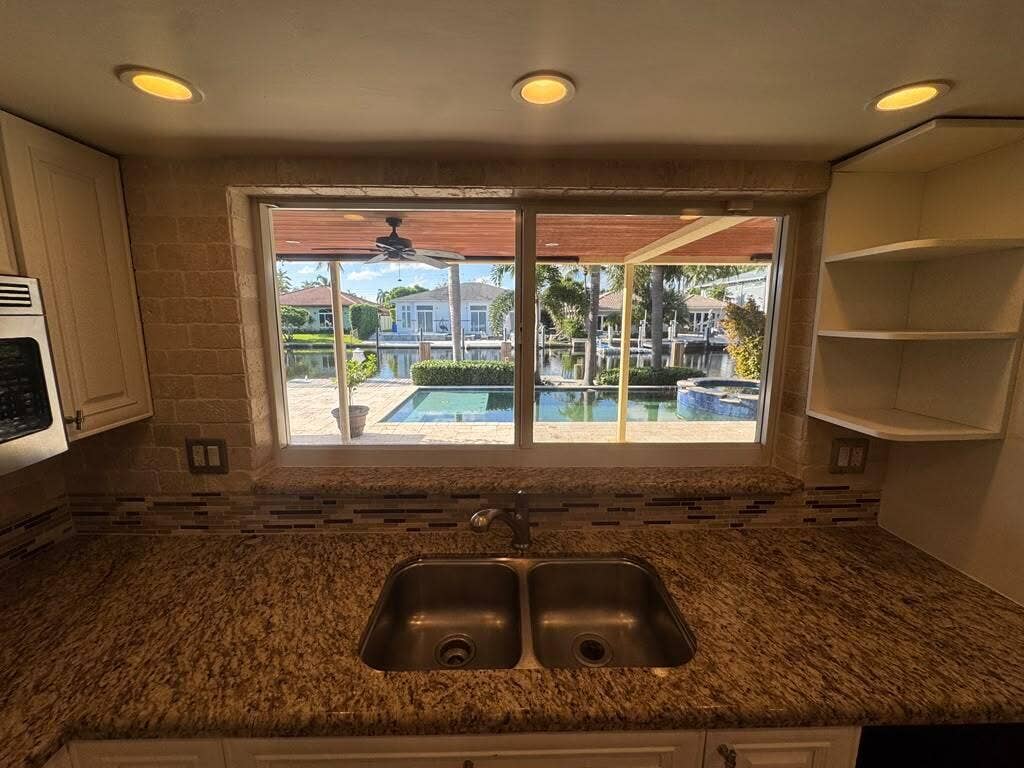 330 SE 10TH Street, Pompano Beach, FL 33060 03385b5c-efbe-454f-9872-c06b6a1693c0