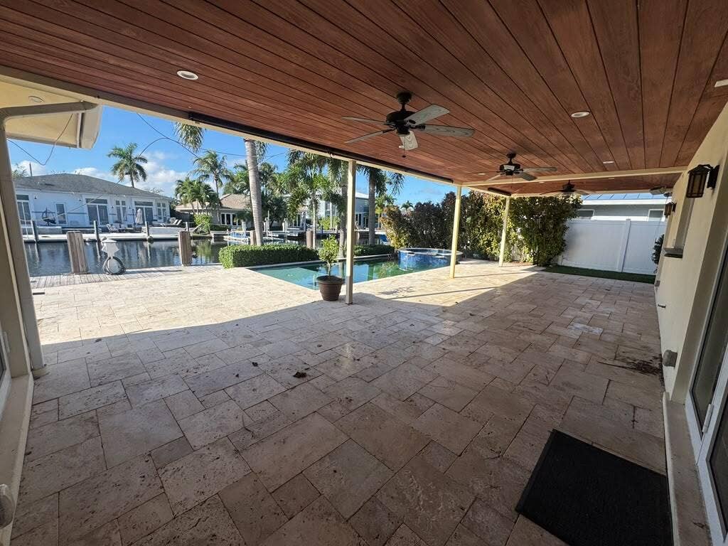 330 SE 10TH Street, Pompano Beach, FL 33060 dd043743-9344-4245-b338-bc0af2a3d69f