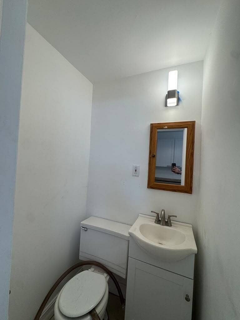 330 SE 10TH Street, Pompano Beach, FL 33060 d23750c0-1128-4551-8a4e-ae702dc3a44b