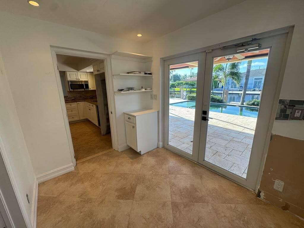 330 SE 10TH Street, Pompano Beach, FL 33060 22d45382-a80c-4f41-9a56-45f3bd2fa529