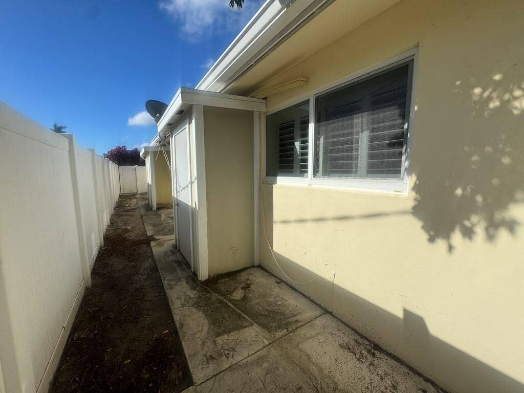 330 SE 10TH Street, Pompano Beach, FL 33060 f562ca07-eba5-4eac-b889-ab96866033d3