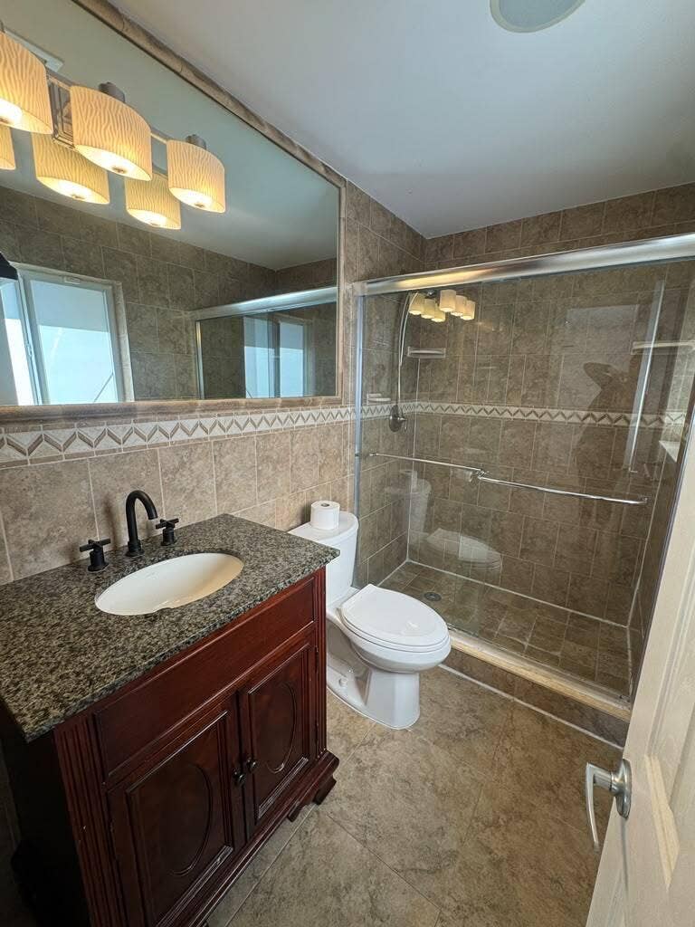 330 SE 10TH Street, Pompano Beach, FL 33060 e916411f-a775-4467-aa58-8ba46e95907f