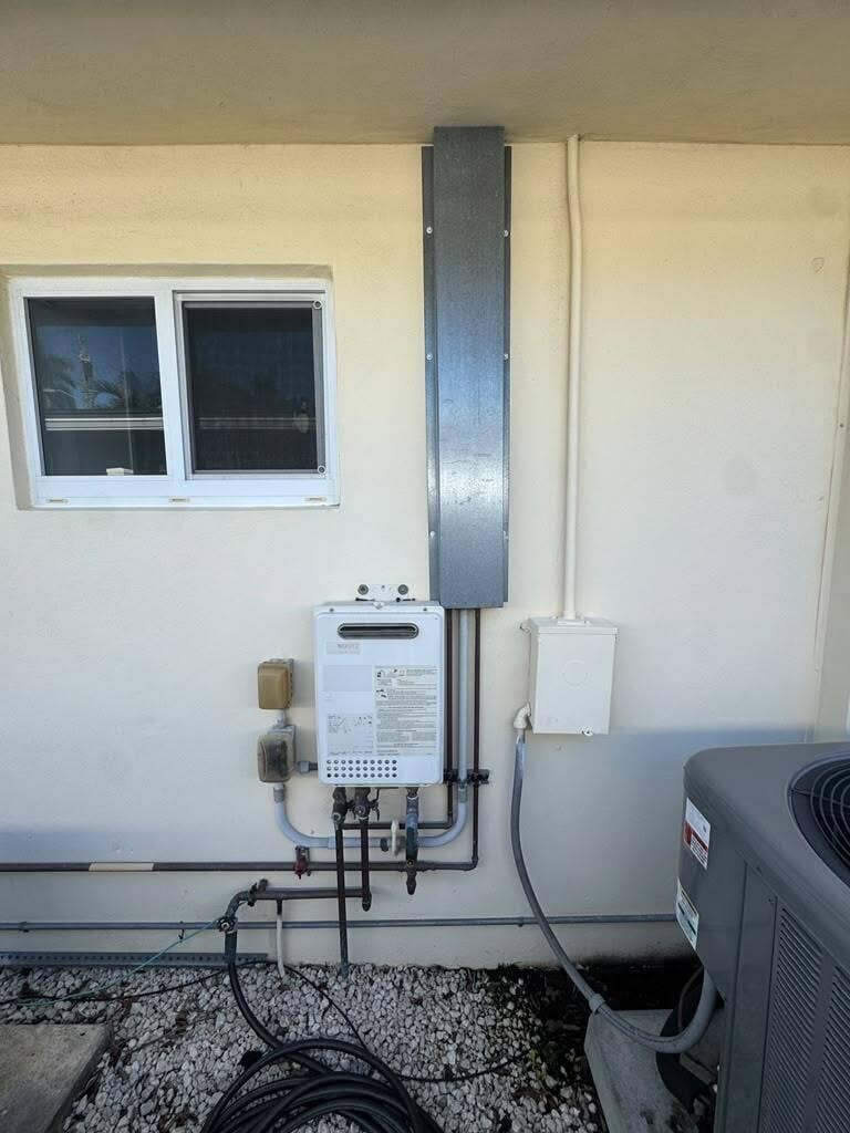 330 SE 10TH Street, Pompano Beach, FL 33060 33fc6541-cfd6-4c73-b638-6790c923c11b