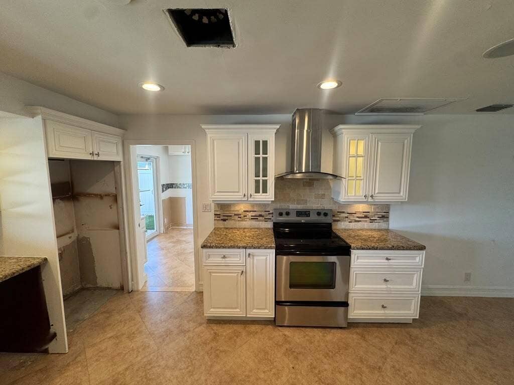 330 SE 10TH Street, Pompano Beach, FL 33060 1dc676cd-b4ba-4dbd-ba9e-dfda1d8f7735