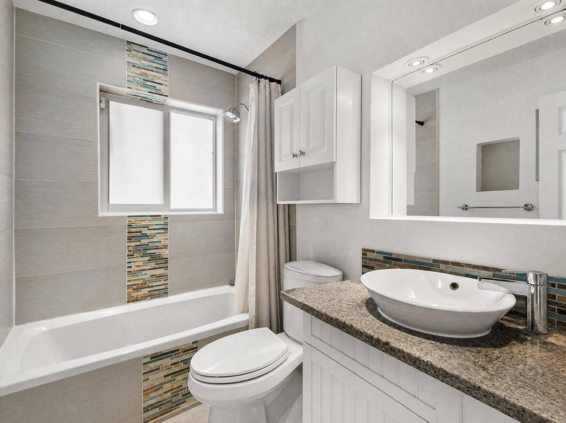 330 SE 10TH Street, Pompano Beach, FL 33060 11