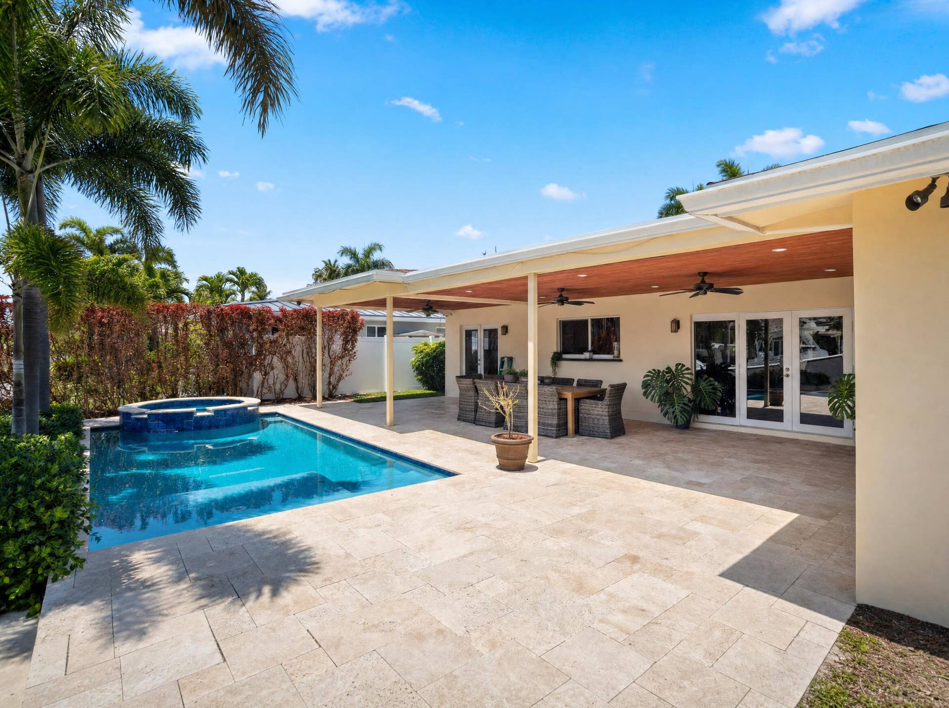 330 SE 10TH Street, Pompano Beach, FL 33060 15