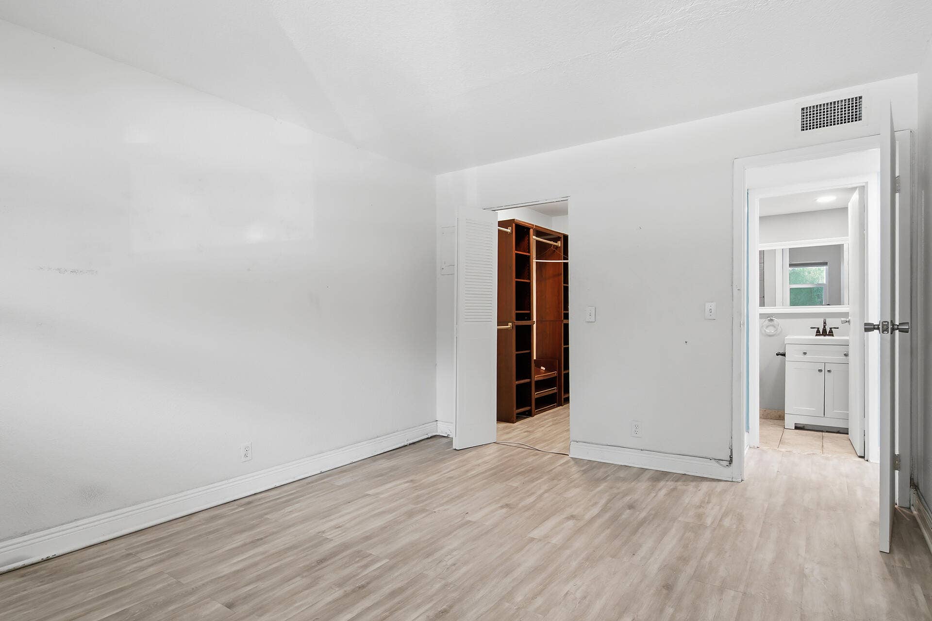 220 Tuscany D, Delray Beach, FL 33446 MASTER ENSUITE