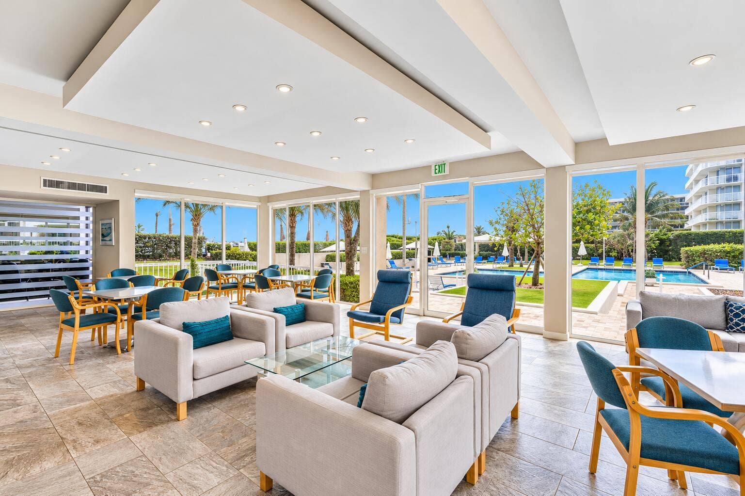 3250 S Ocean Boulevard, #306S, Palm Beach, FL 33480 Lounge