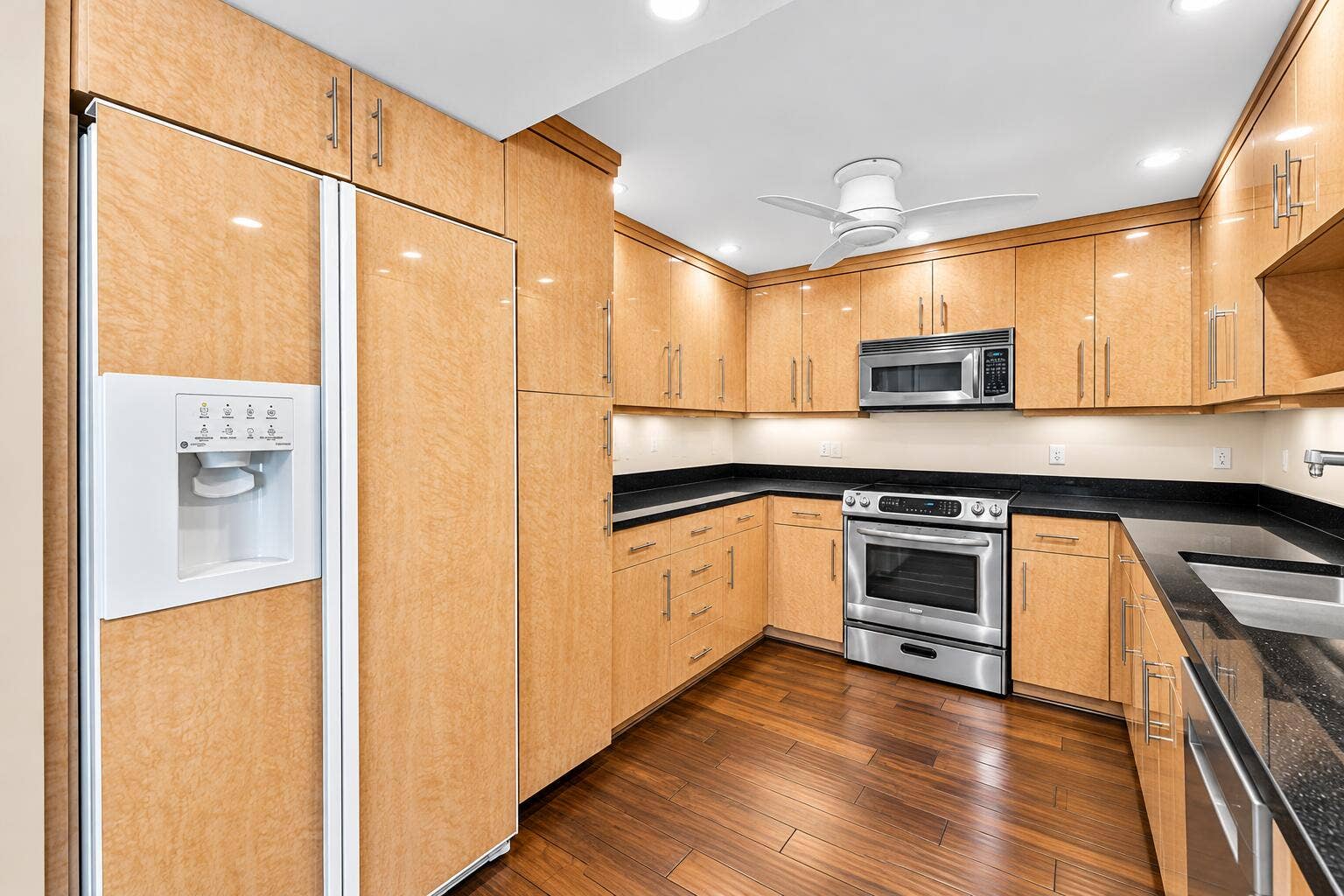 3250 S Ocean Boulevard, #306S, Palm Beach, FL 33480 Kitchen