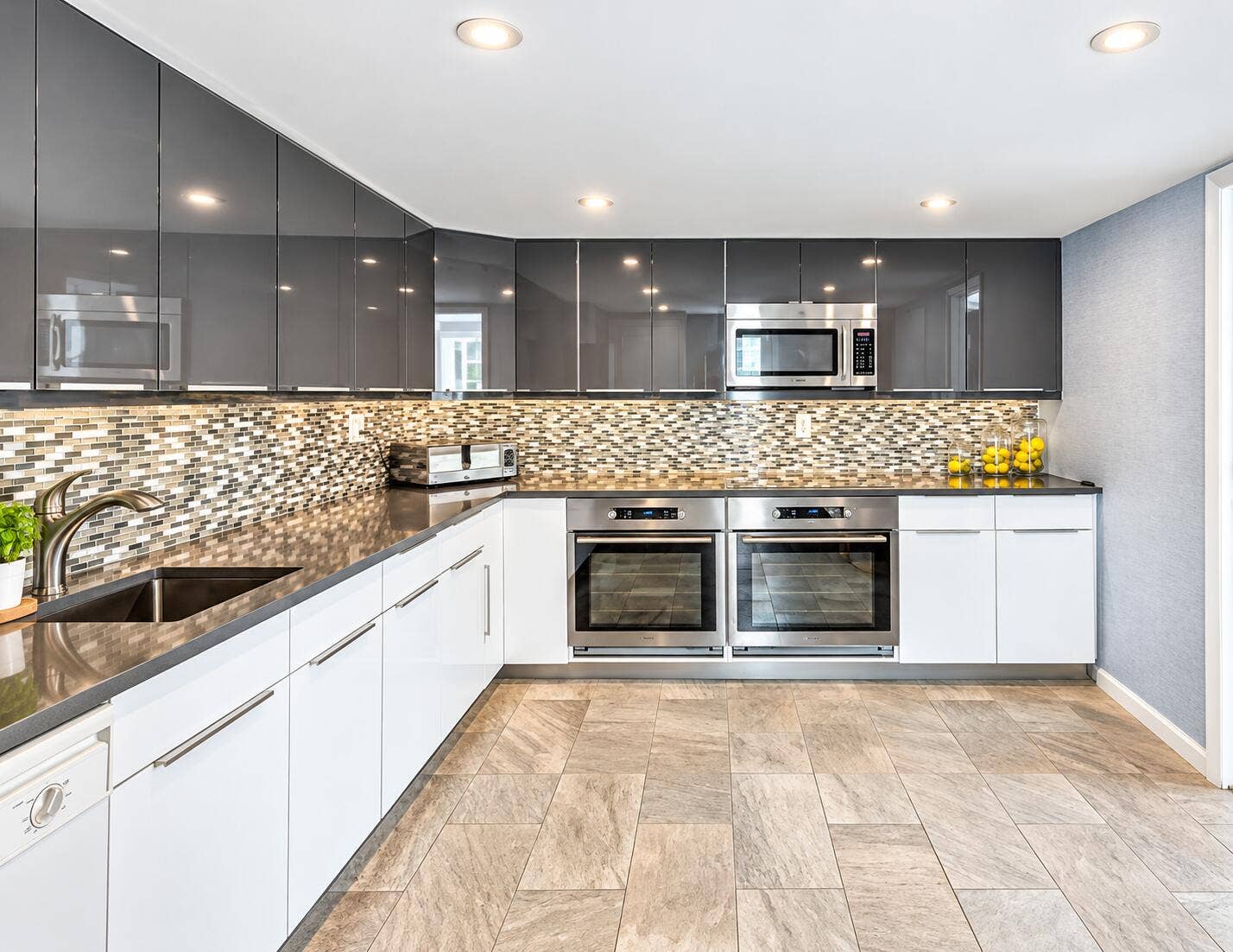 3250 S Ocean Boulevard, #306S, Palm Beach, FL 33480 Amenity Kitchen