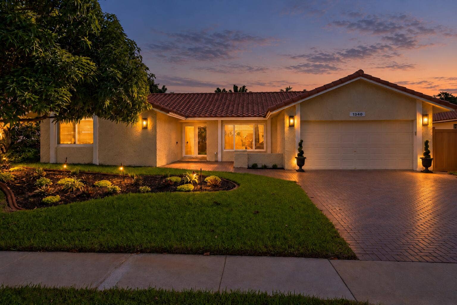 1340 NW 97TH Avenue, Plantation, FL 33322 1791908477421_warm_twilight_ranch_house_
