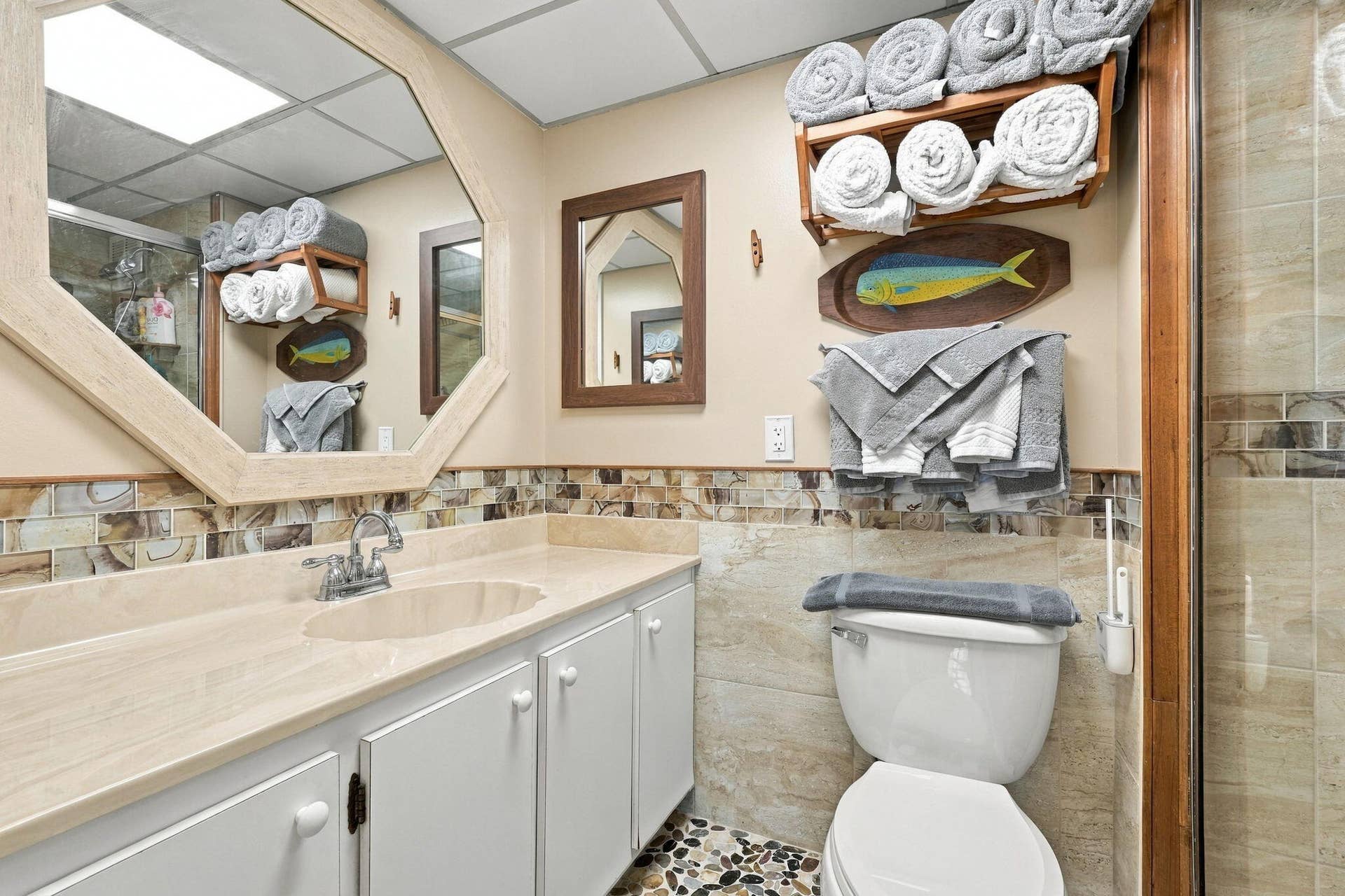 145 S OCEAN Avenue, #611, Palm Beach Shores, FL 33404 Primary Bathroom