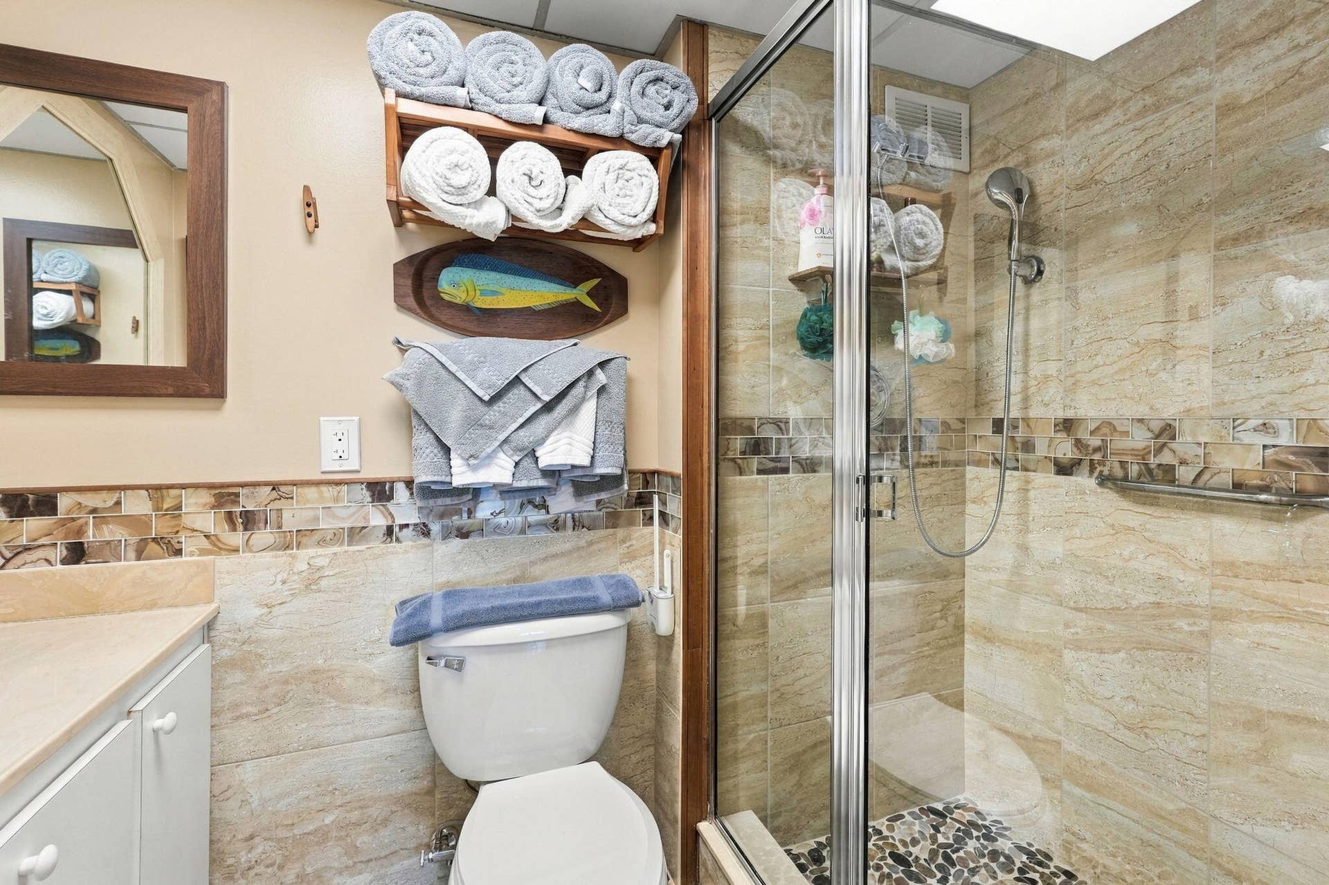 145 S OCEAN Avenue, #611, Palm Beach Shores, FL 33404 6-web-or-mls-145_S_Ocean_Unit_611_006