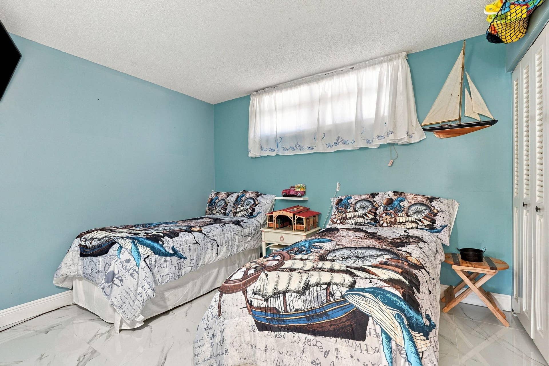 145 S OCEAN Avenue, #611, Palm Beach Shores, FL 33404 Guest Room