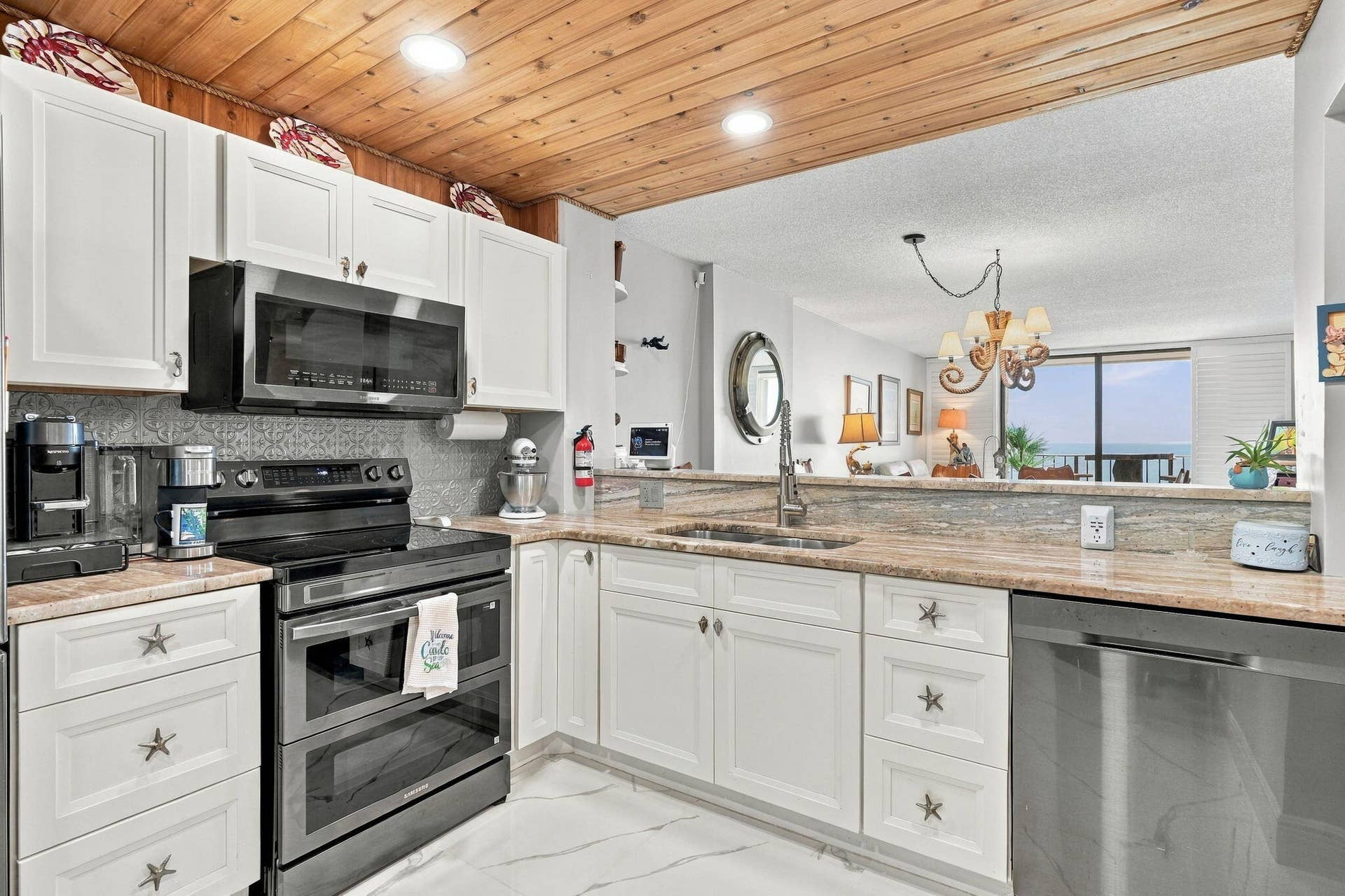 145 S OCEAN Avenue, #611, Palm Beach Shores, FL 33404 21-web-or-mls-145_S_Ocean_Unit_611_021