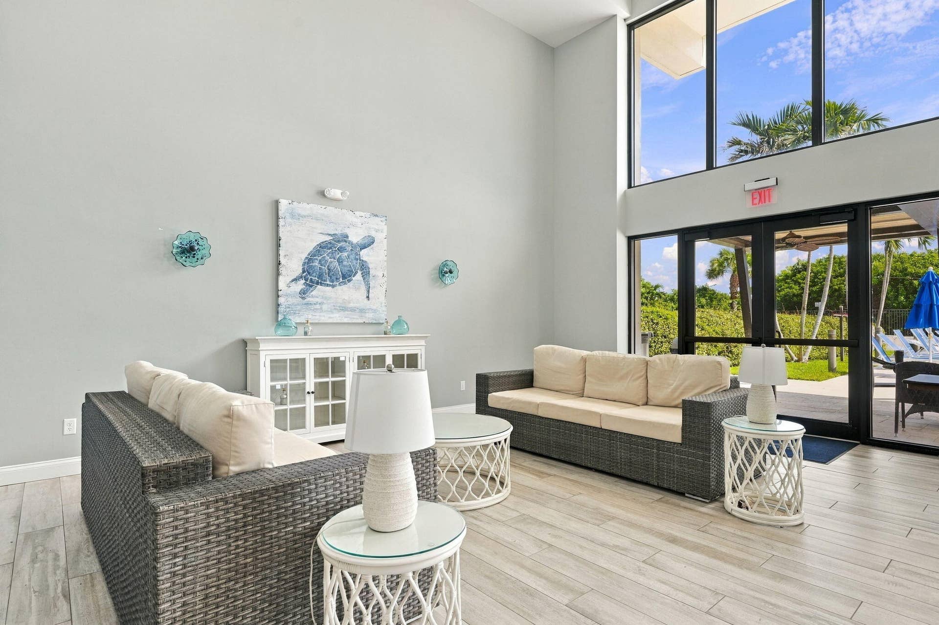 145 S OCEAN Avenue, #611, Palm Beach Shores, FL 33404 Clubhouse Lounge Area