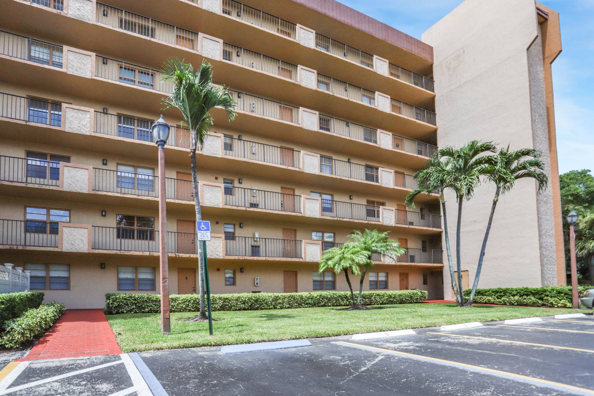 3001 W ROLLING HILLS Circle, #708, Davie, Davie, FL 33328 Building