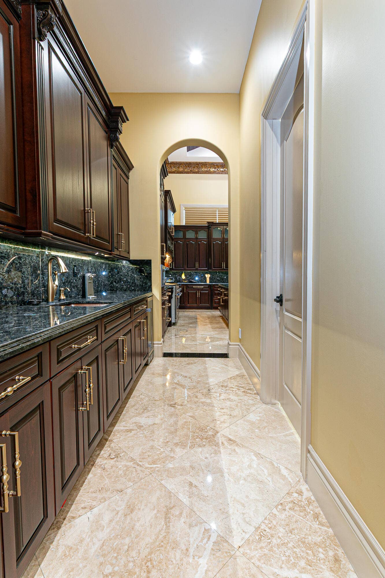 15855 Barnstormer Court, Wellington, FL 33414 55 pantry