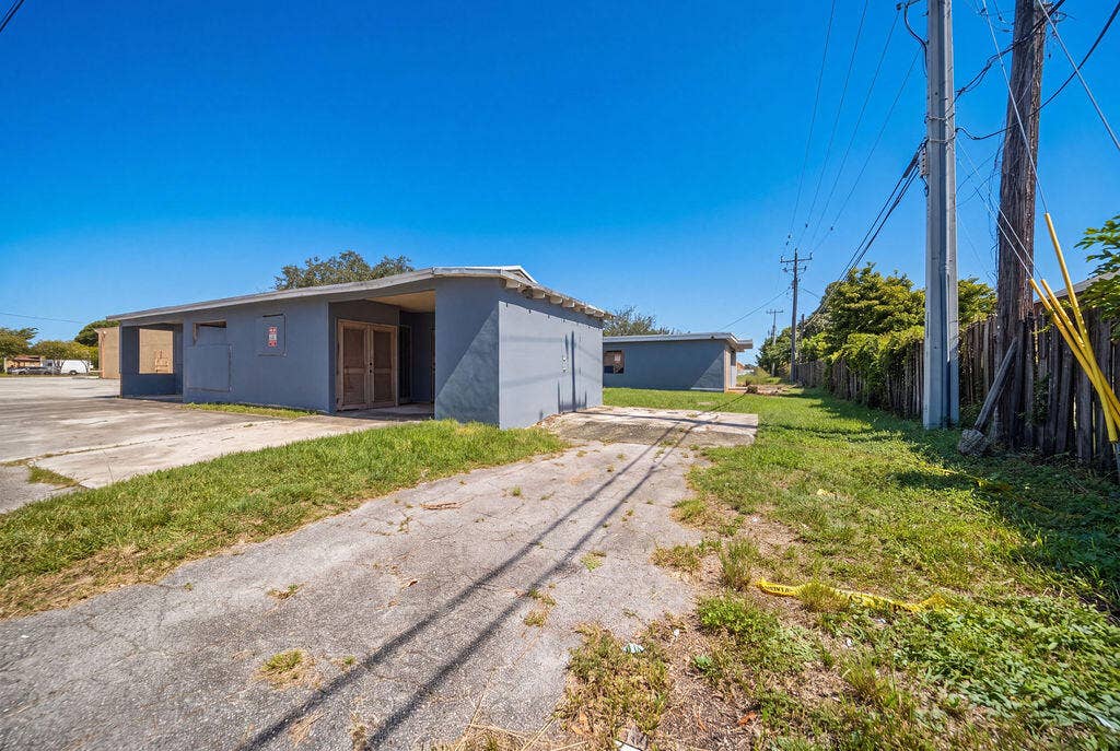 1900 N 66TH Avenue, Hollywood, FL 33024 britholly7