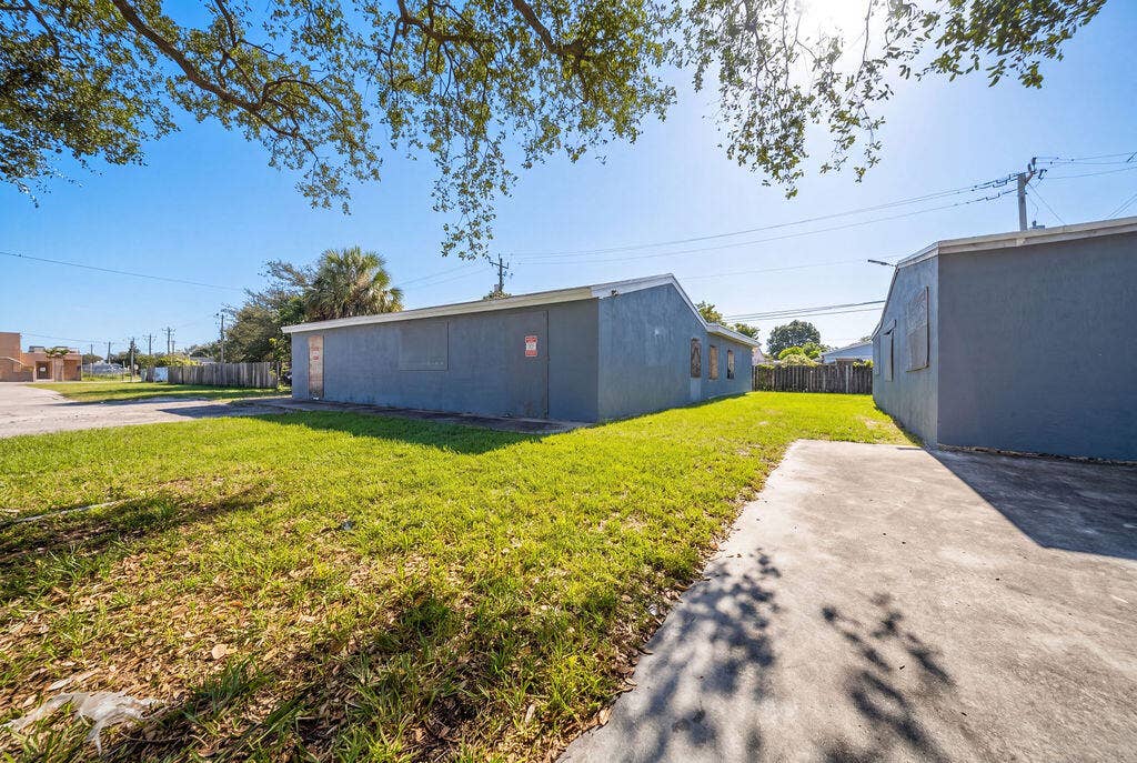 1900 N 66TH Avenue, Hollywood, FL 33024 britholly4