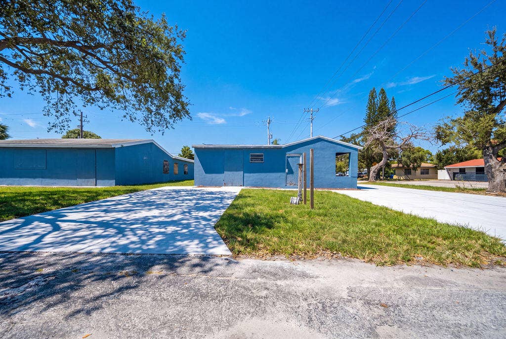 1900 N 66TH Avenue, Hollywood, FL 33024 britholly2