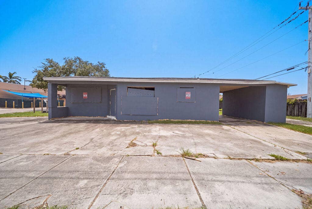 1900 N 66TH Avenue, Hollywood, FL 33024 britholly5